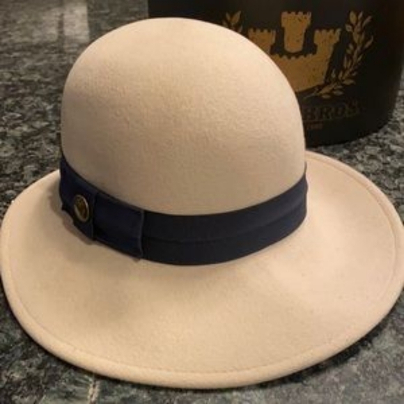 GOORIN BROS // ltd ed lady eileen asymmetric wool hat - Picture 9 of 10